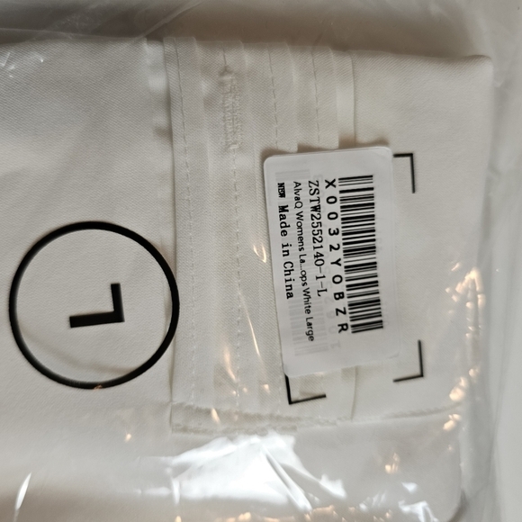 ⭐️40% Off⭐️ White Button Down Shirt - Picture 3 of 8